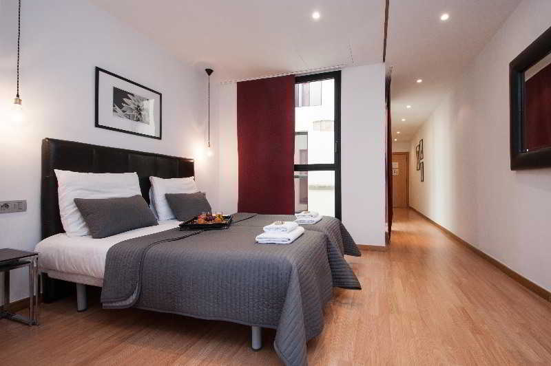 Short Stay Group Liceu Serviced Apartments Barcelona Exterior foto