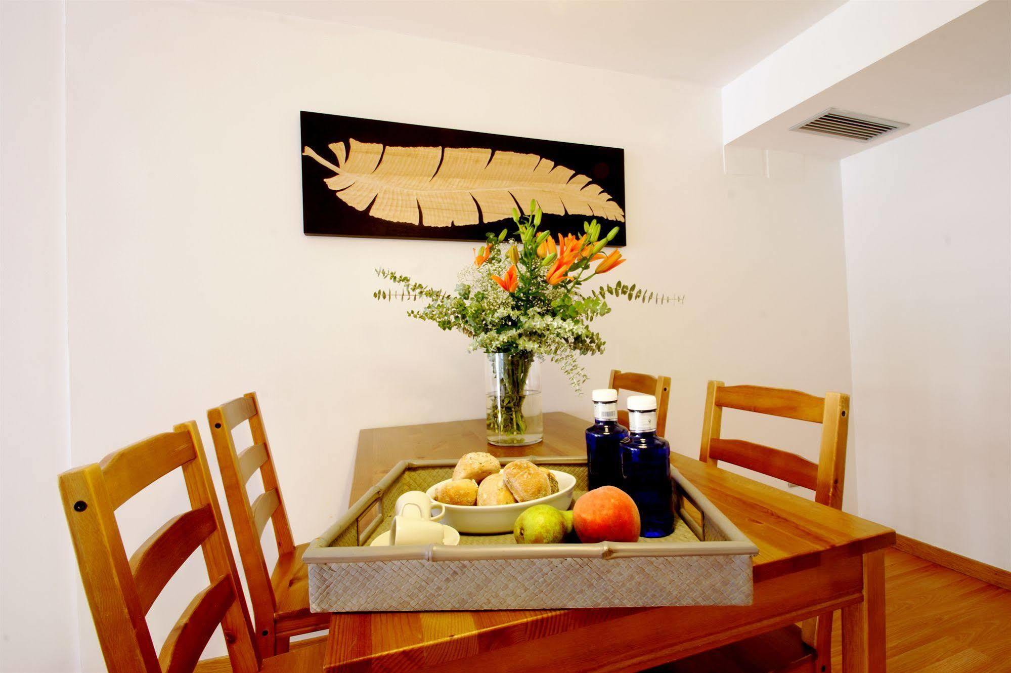Short Stay Group Liceu Serviced Apartments Barcelona Exterior foto
