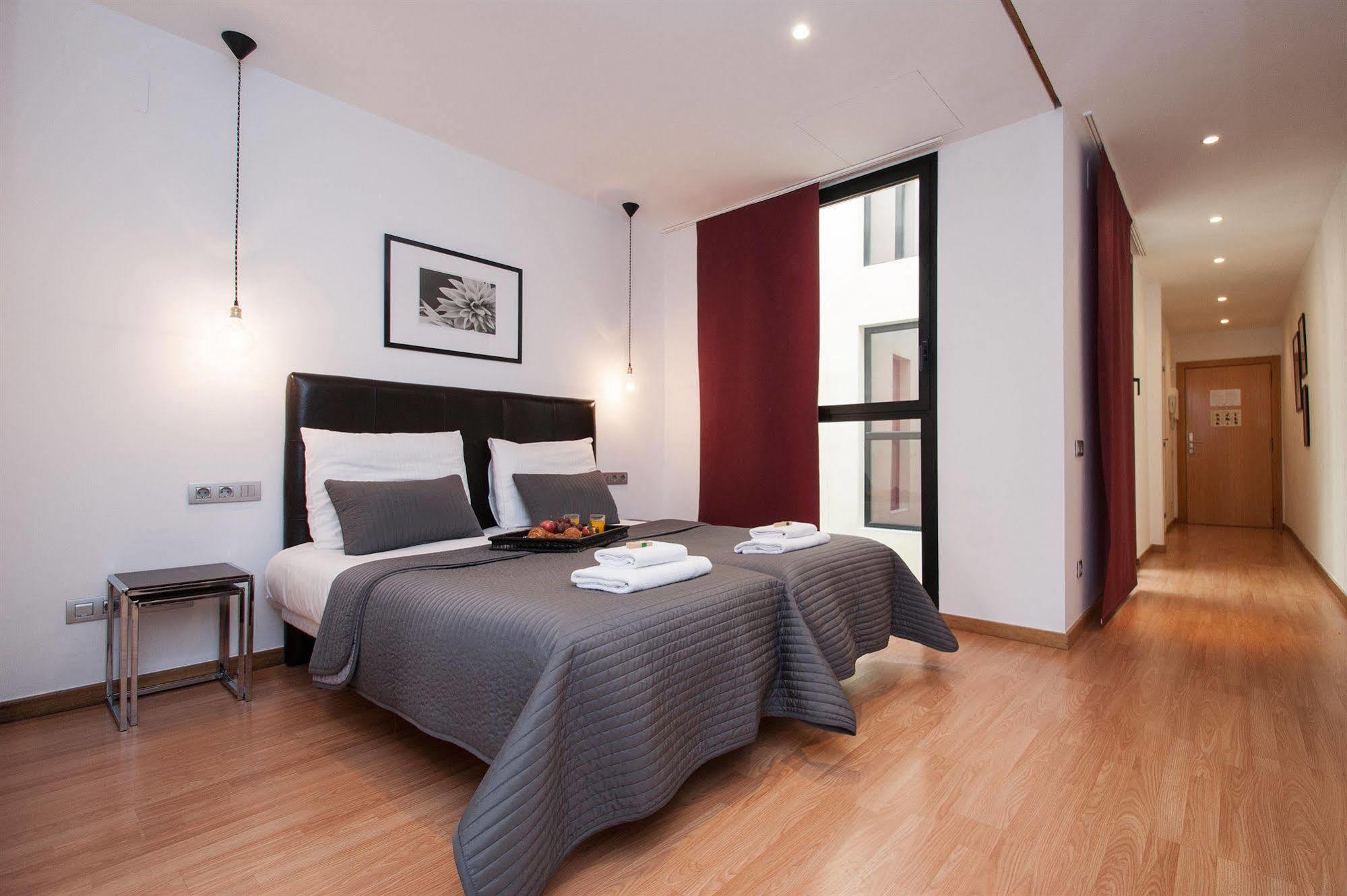 Short Stay Group Liceu Serviced Apartments Barcelona Exterior foto