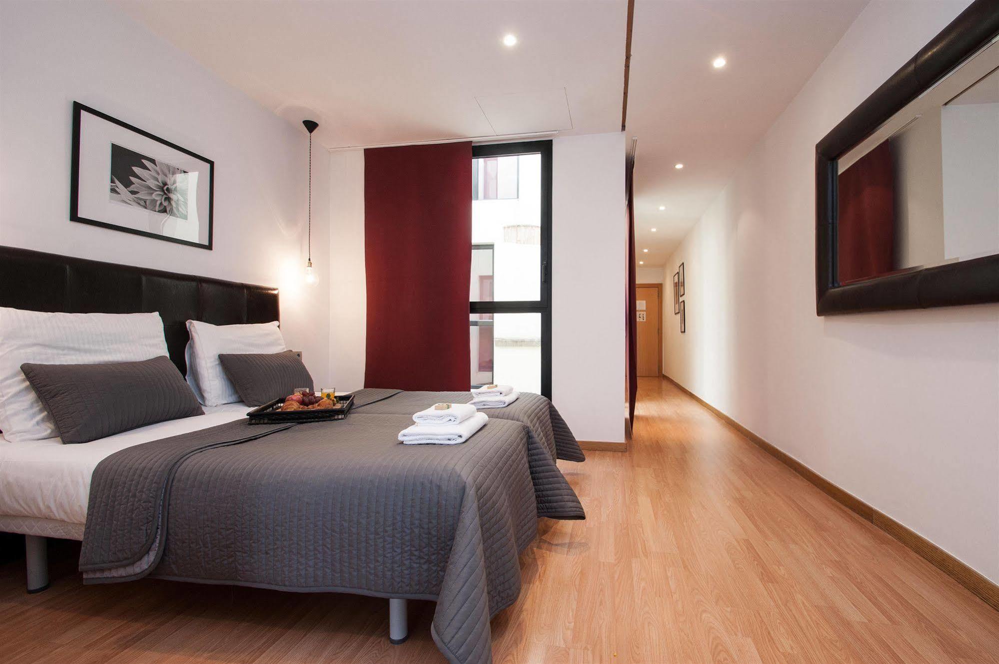 Short Stay Group Liceu Serviced Apartments Barcelona Exterior foto