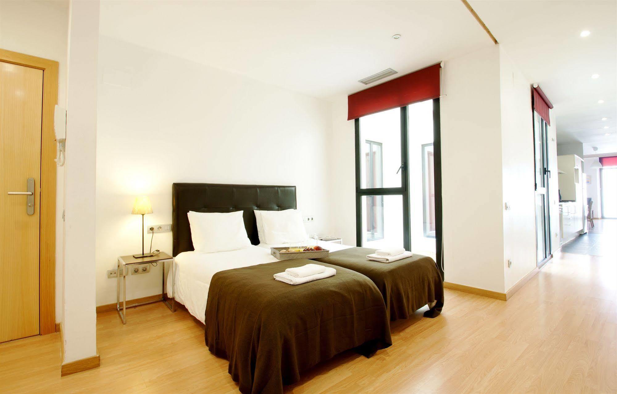 Short Stay Group Liceu Serviced Apartments Barcelona Exterior foto